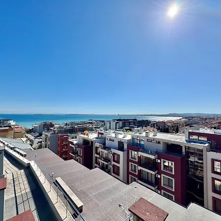 Sea Breeze With Balcony In 公寓 *