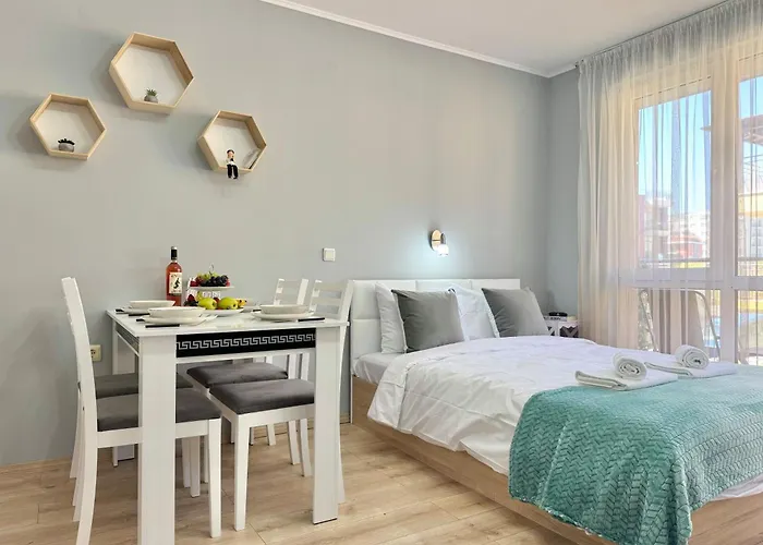 Sea Breeze With Balcony In *