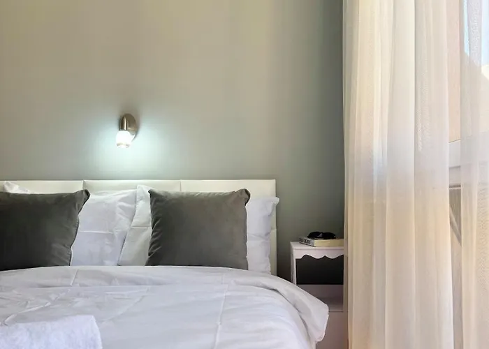 公寓 Sea Breeze With Balcony In *