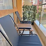 公寓 Sea Breeze With Balcony In
