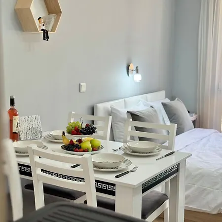 Sea Breeze With Balcony In Apartment Sveti Vlas
