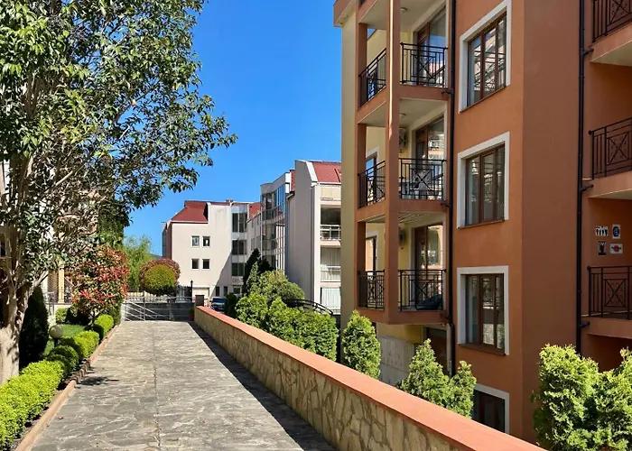 Sea Breeze With Balcony In Sveti Vlas